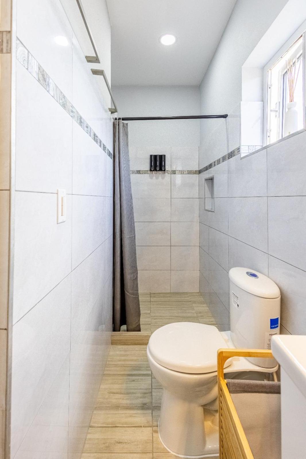 Av Curacao - Centrally Located Spacious Apartment Willemstad Eksteriør billede