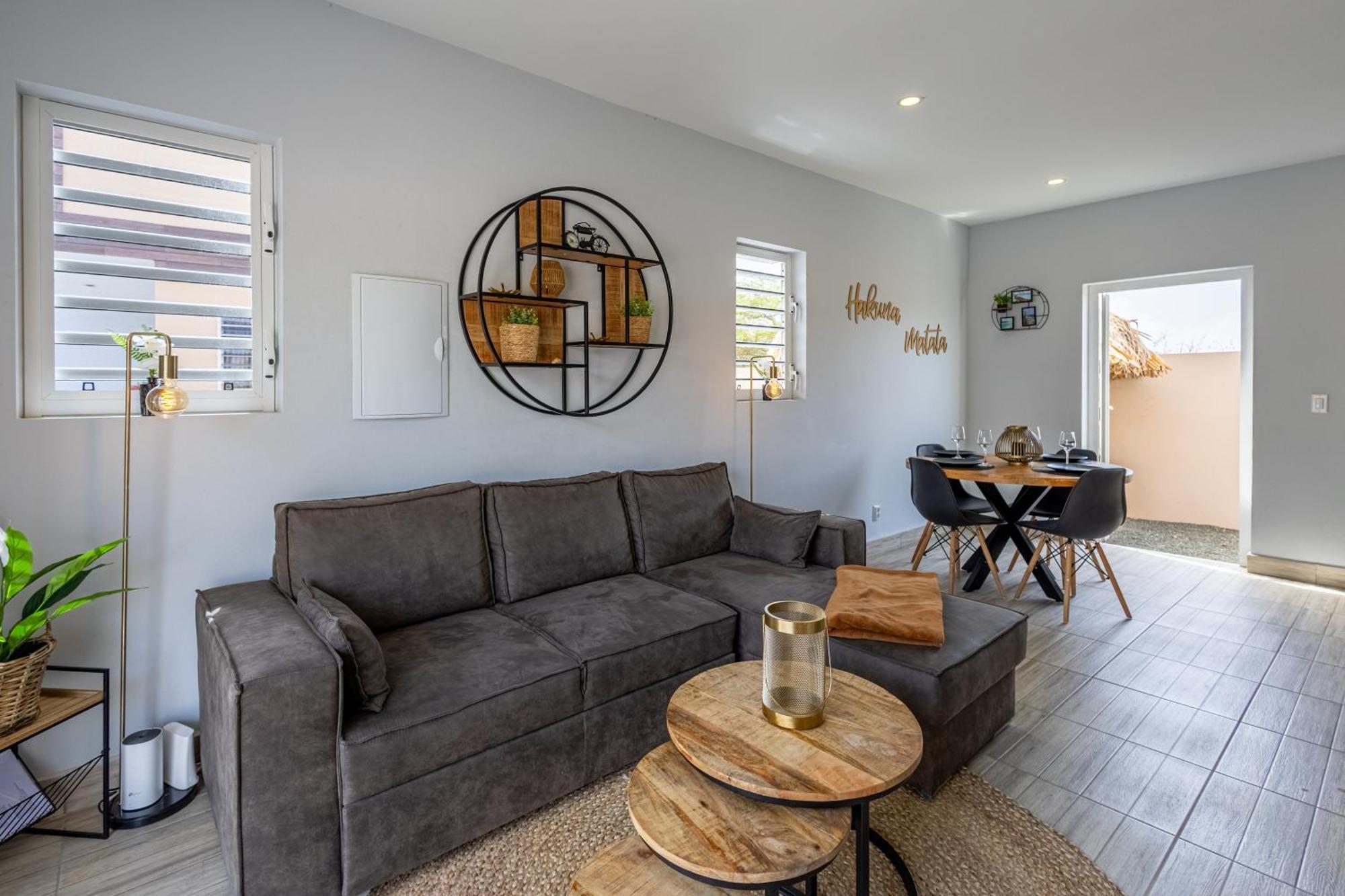 Av Curacao - Centrally Located Spacious Apartment Willemstad Eksteriør billede